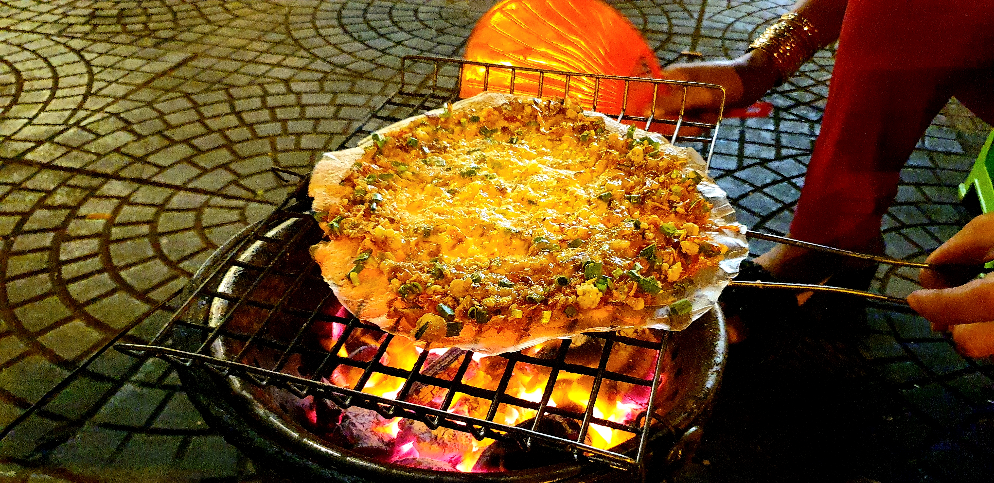 street food vietnam, local pizza